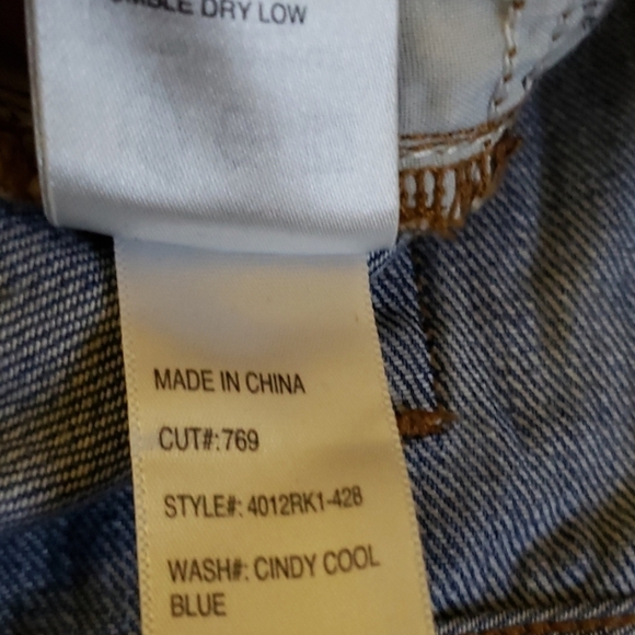 Articles of Society Distressed CroppedSkinny Jeans - Picture 8 of 8